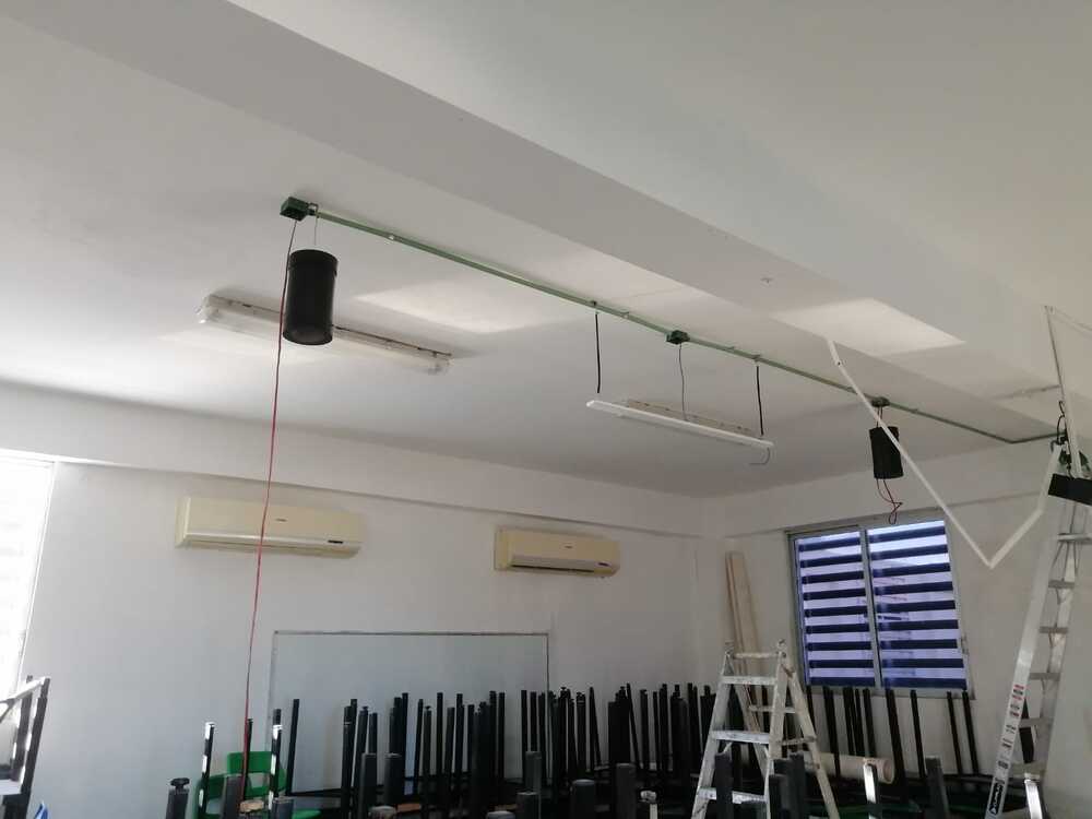 Instalación de equipo audiovisual