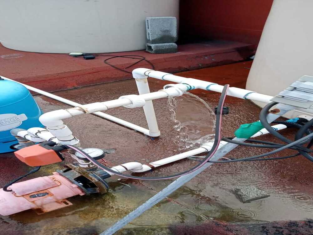 Reparación de fuga de agua en bomba