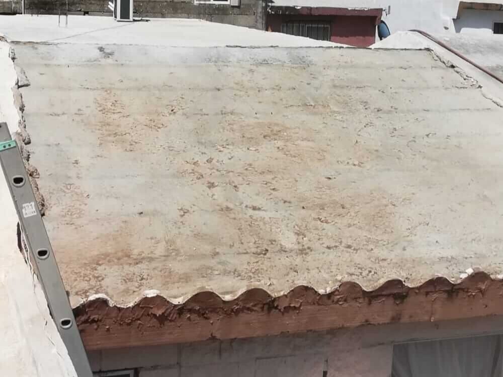 Proyecto de impermeabilización con sellador acrílico en azotea de vivienda
