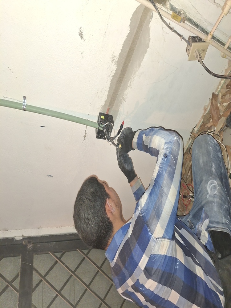 Ranurado y canalización eléctrica